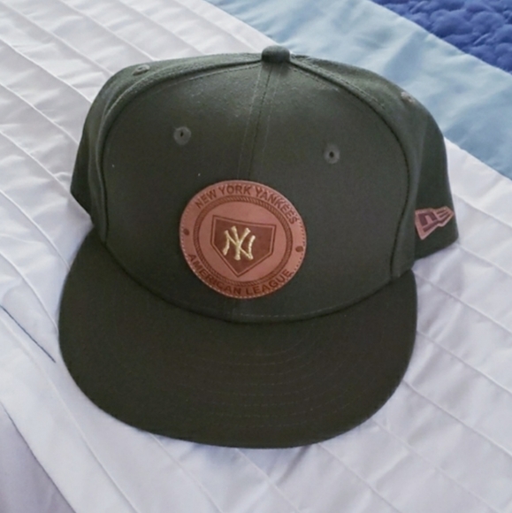 MLB Army Green New Era Yankee Hat - Picture 7 of 7